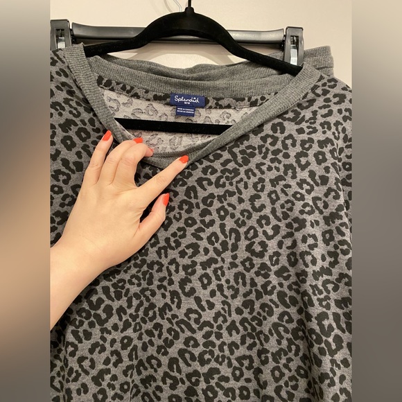 •2/$40• Splendid 2-Piece Pajama Lounge Set Animal Print - Picture 2 of 7